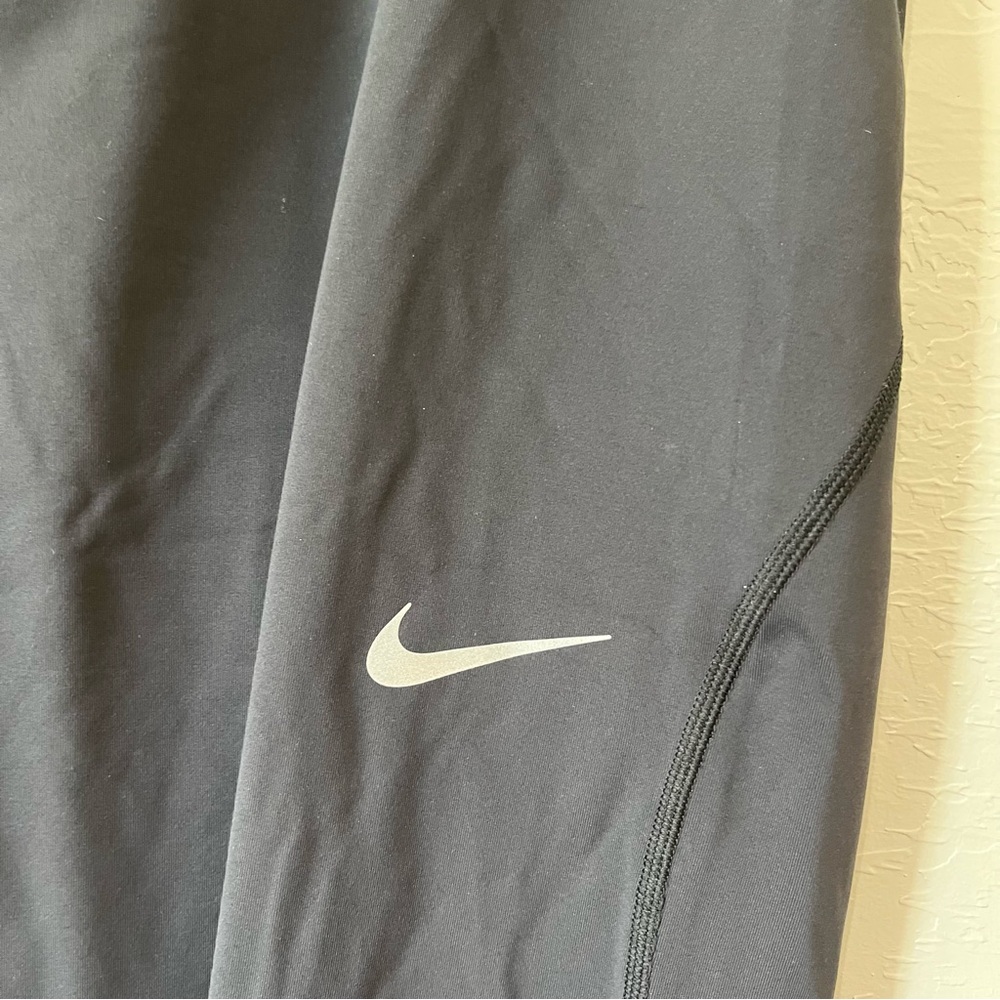 Nike Black Women's Leggings Cropped Capri - Picture 2 of 12